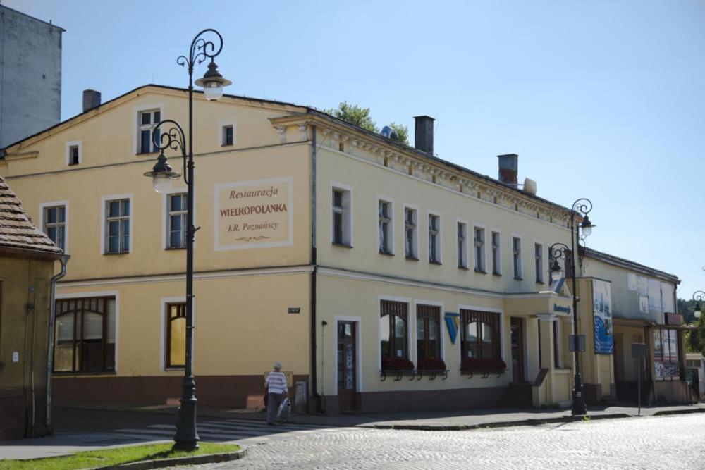 Wielkopolanka Pokoje Goscinne I Restauracja Chodzież Exterior foto